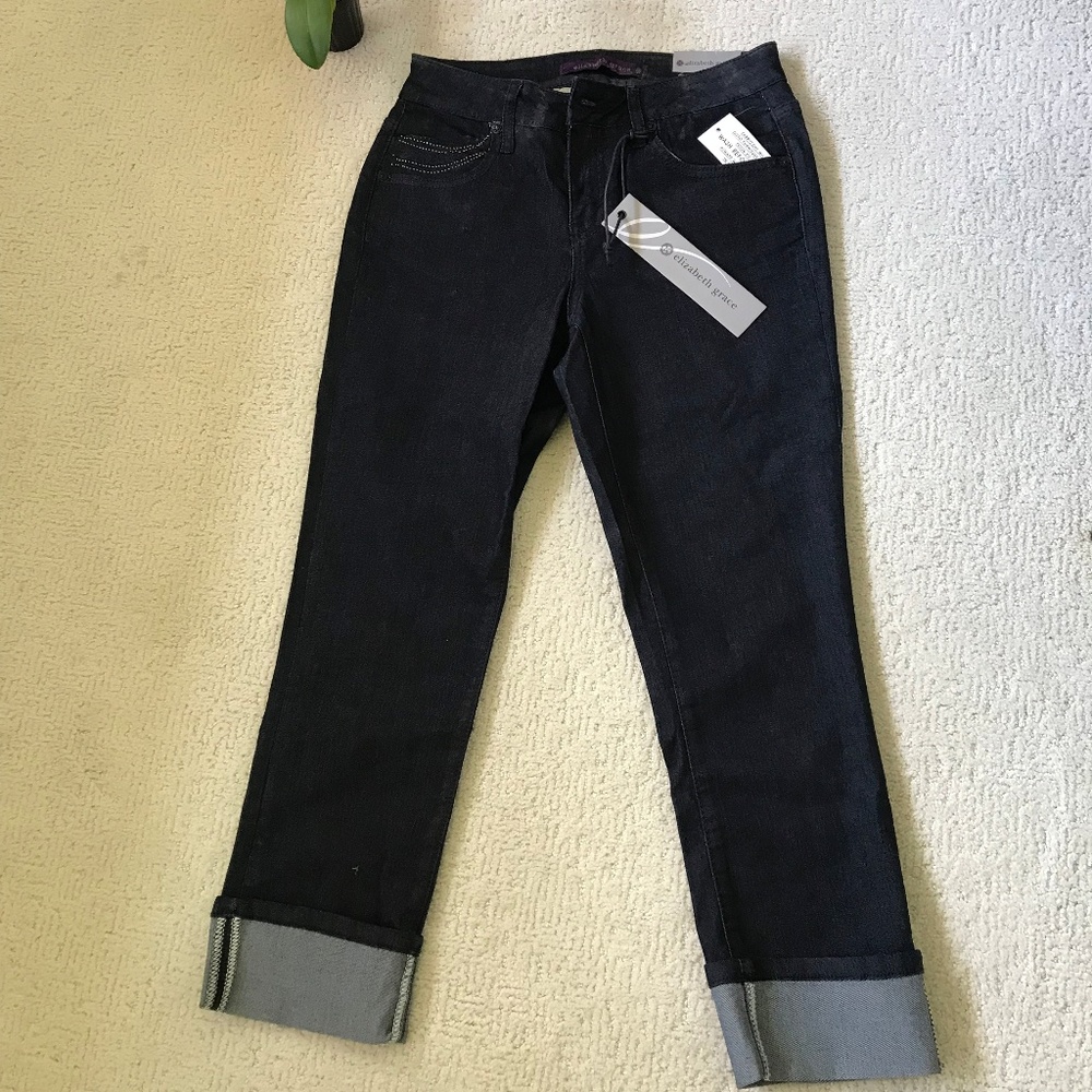 Elizabeth Grace Dark Wash Capris Size 6